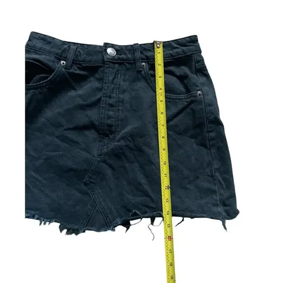 Zara Womens/Teen Black Mini Denim Skirt Button up fly Destressed Hem Size Medium - Picture 4 of 8